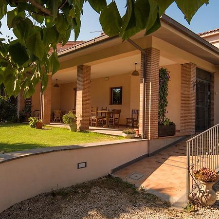 B&B Corte Degli Struzzi Пеша Романа Екстериор снимка