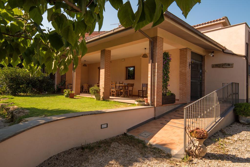 B&B Corte Degli Struzzi Пеша Романа Екстериор снимка